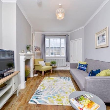 Victorian Charm: Stamford Centre Townhouse Villa Exterior photo